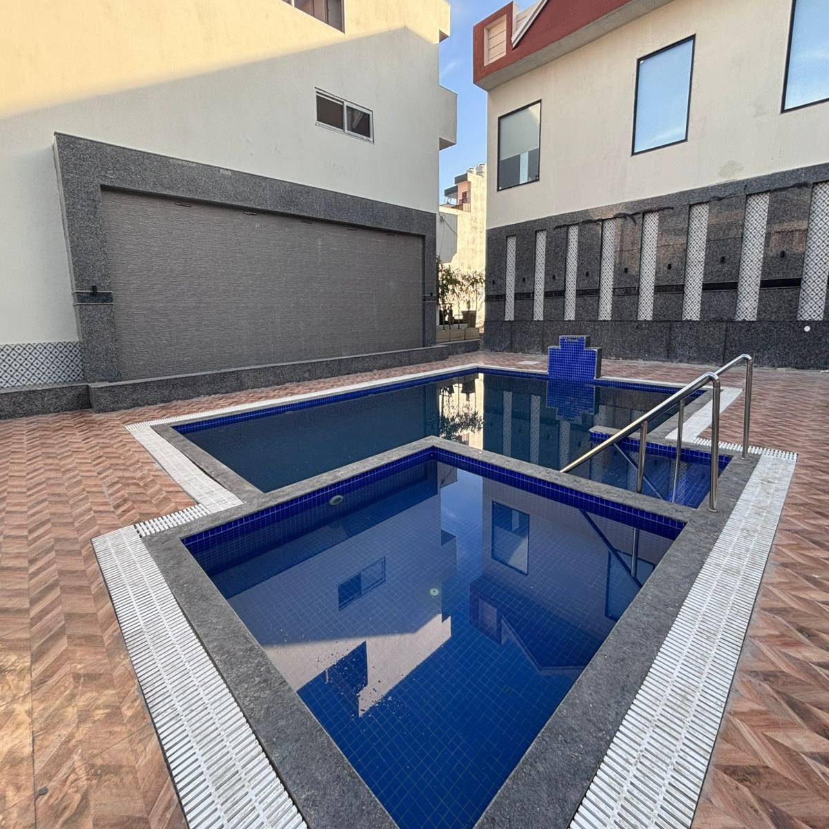 home-1-interactive-gallery-1